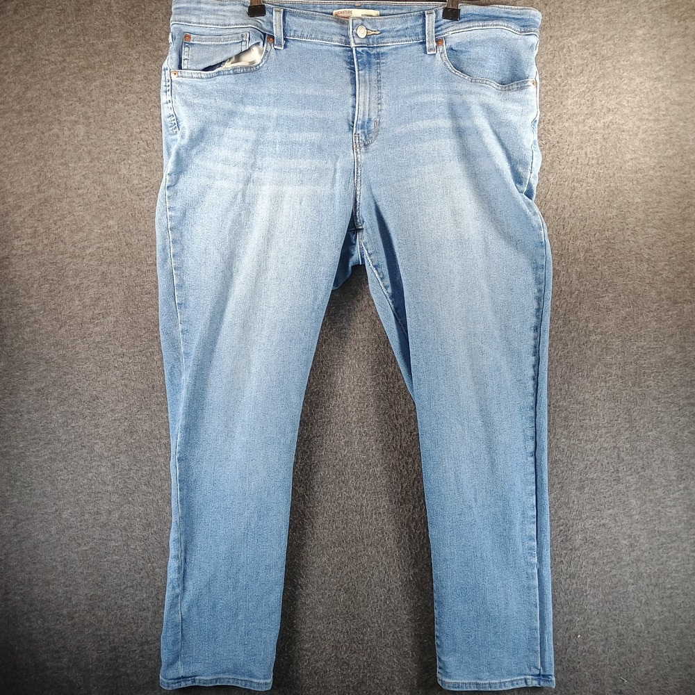 Signature Levi Strauss Jeans Women 20-W35 Boyfriend Cut Light Wash High Rise